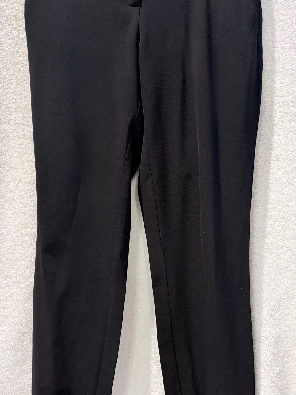 White House Black Market Women's Tapered Ankle Pants Black size 4